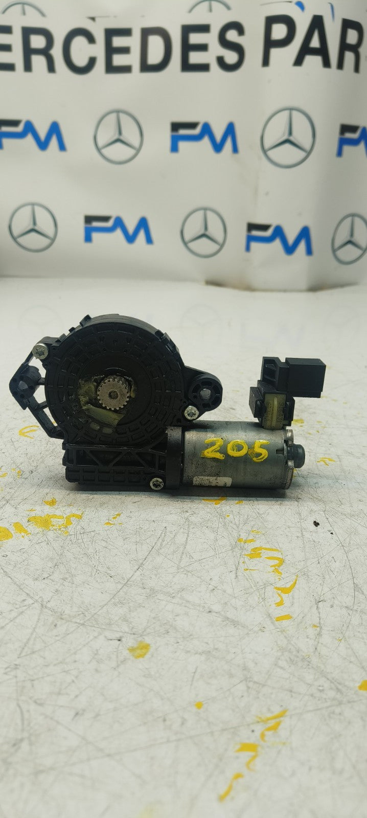Mercedes C-CLASS W205 2018 Sunroof Motor Regulator 0390200101 FM00704