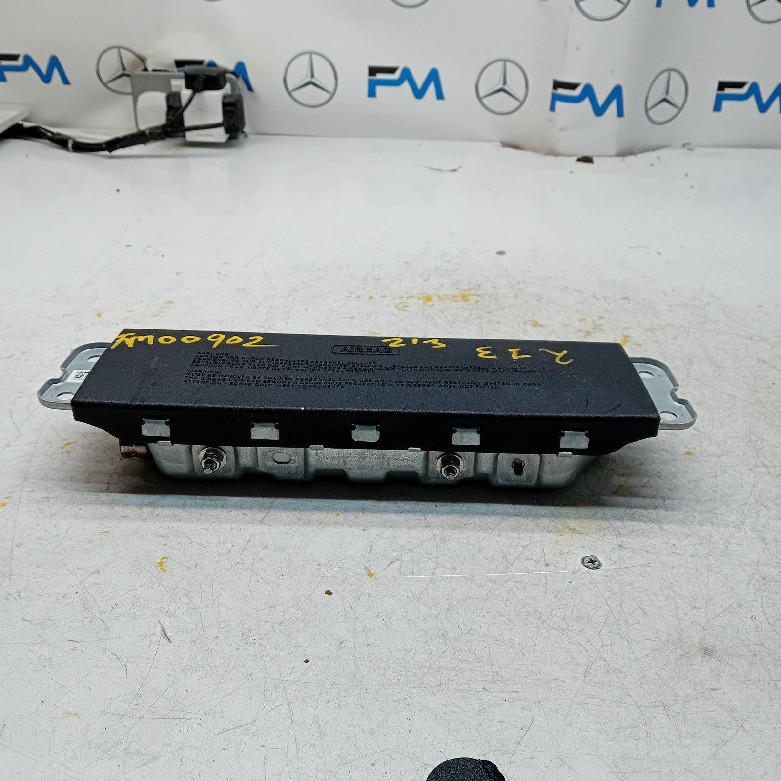 MERCEDES BENZ E-CLASS W213 DRIVER SIDE KNEE O/S/F AIRBAG A2138600302 FM00902