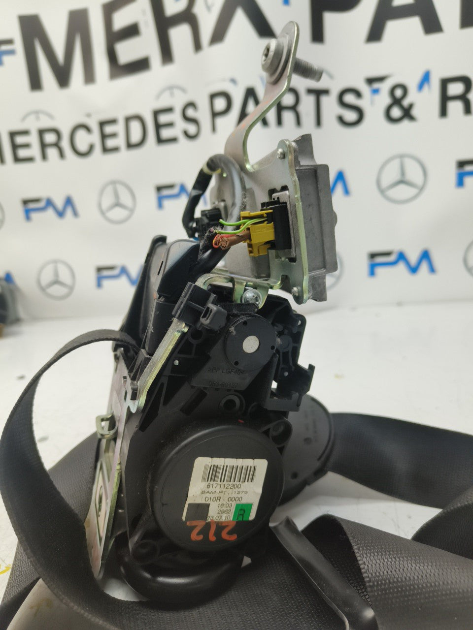 MERCEDES BENZ E-CLASS W212 DRIVER SIDE FRONT SEAT BELT A2128607685 OSF FMS41