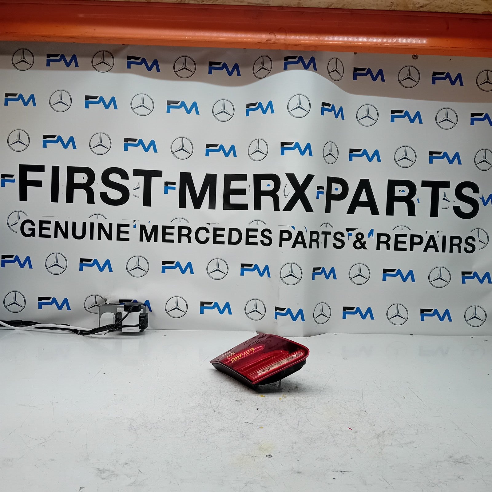 MERCEDES E-CLASS W212 PASSENGER SIDE NS REAR TAIL LIGHT 2011 FMT129