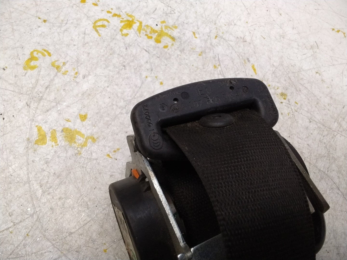 MERCEDES E CLASS SEAT BELT REAR RIGHT AND LEFT A2078602385 C207 FMS451 NSR OSR