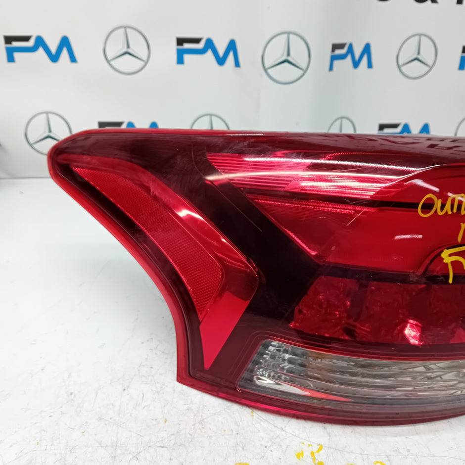 MITSUBISHI OUTLANDER MK3 2015-19 PASSENGER SIDE NS OUTER REAR TAIL LIGHT FMT142