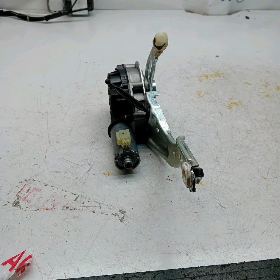 Mercedes Benz C-CLASS W205 TAILGATE POWER LIFT SOFT CLOSE 0390204 124 FM00951