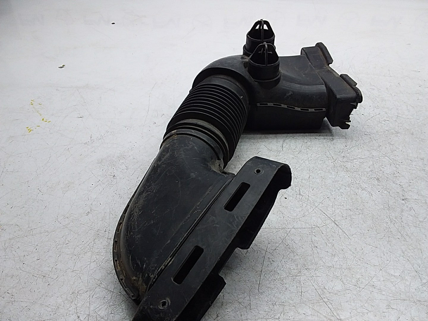 MERCEDES BENZ E-CLASS W213 AIR INTAKE TUBE A6540040097 FMI44