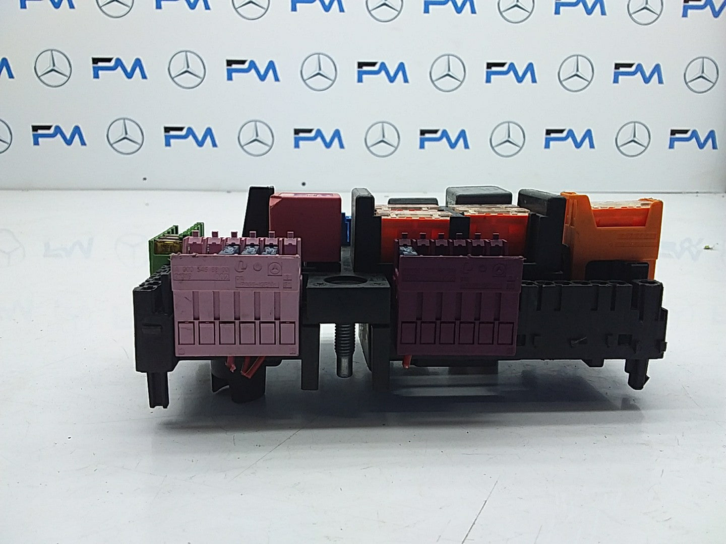 MERCEDES BENZ E-CLASS W213 FUSE BOX RELAY DISTRIBUTION BOX A2139068801 FMF63