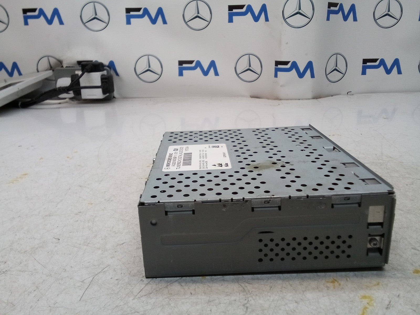 Mercedes GLC E S Class Radio Tuner Box W253 W222 W213 14-21 A2229008911 FM00786