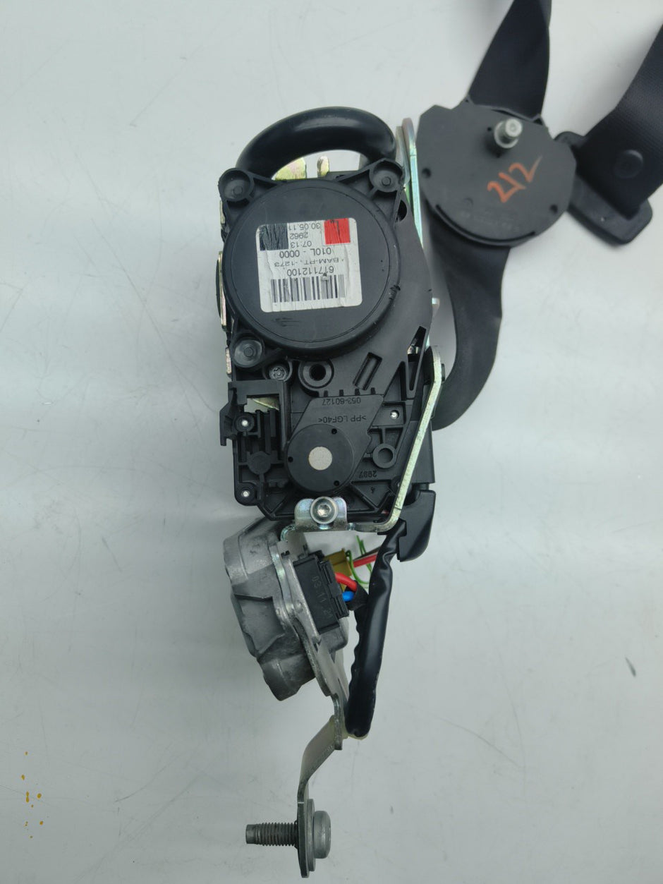 MERCEDES E CLASS W212  SEAT BELT FRONT LEFT PASSENGER SIDE A2128607585 FMS22 NSF
