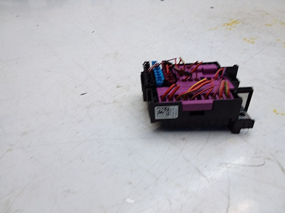 MERCEDES BENZ E-CLASS W213 2016 ONWARDS  FUSE RELAY BOX A2135400414 FMF117