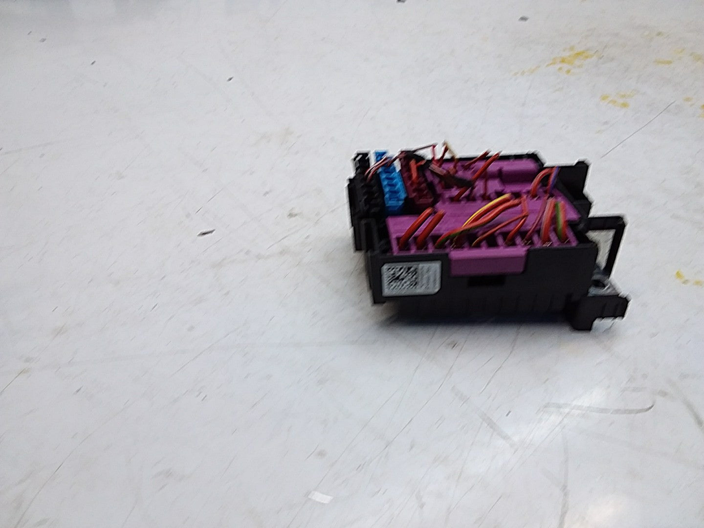 MERCEDES BENZ E-CLASS W213 2016 ONWARDS  FUSE RELAY BOX A2135400414 FMF117