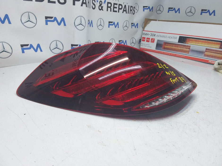 MERCEDES E-CLASS W212 REAR PASSENGER N/S TAIL LIGHT FMT89