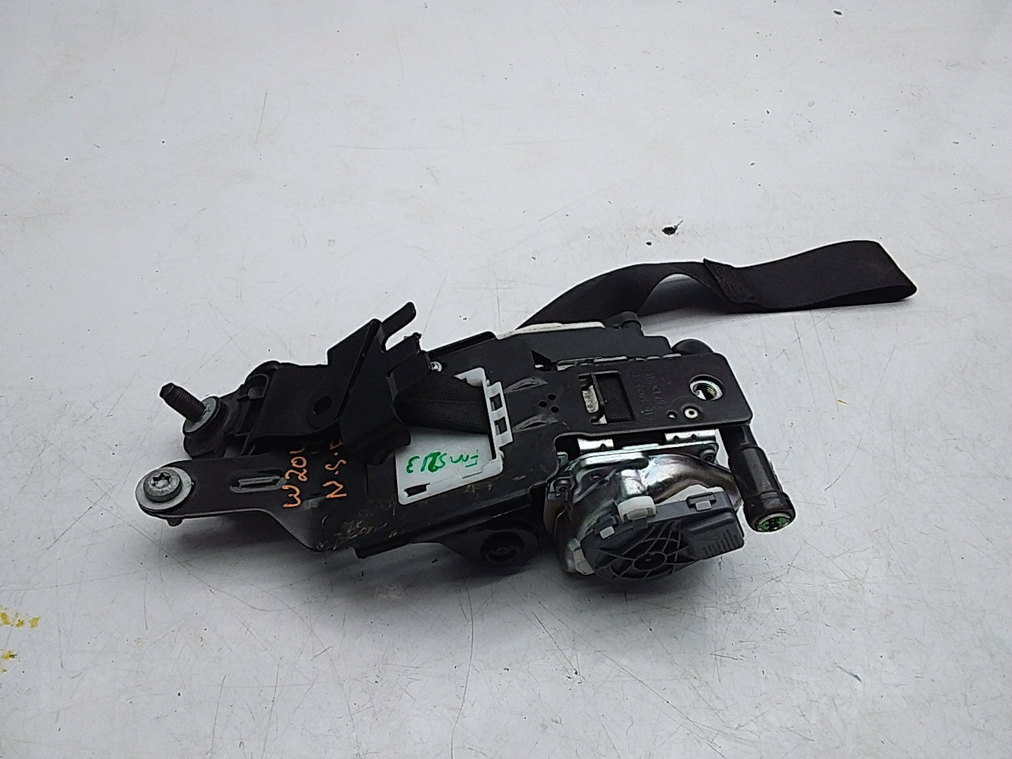 MERCEDES C-CLASS W204 SEAT BELT FRONT LEFT PASSENGER SIDE A2048601985 FMS213 NSF