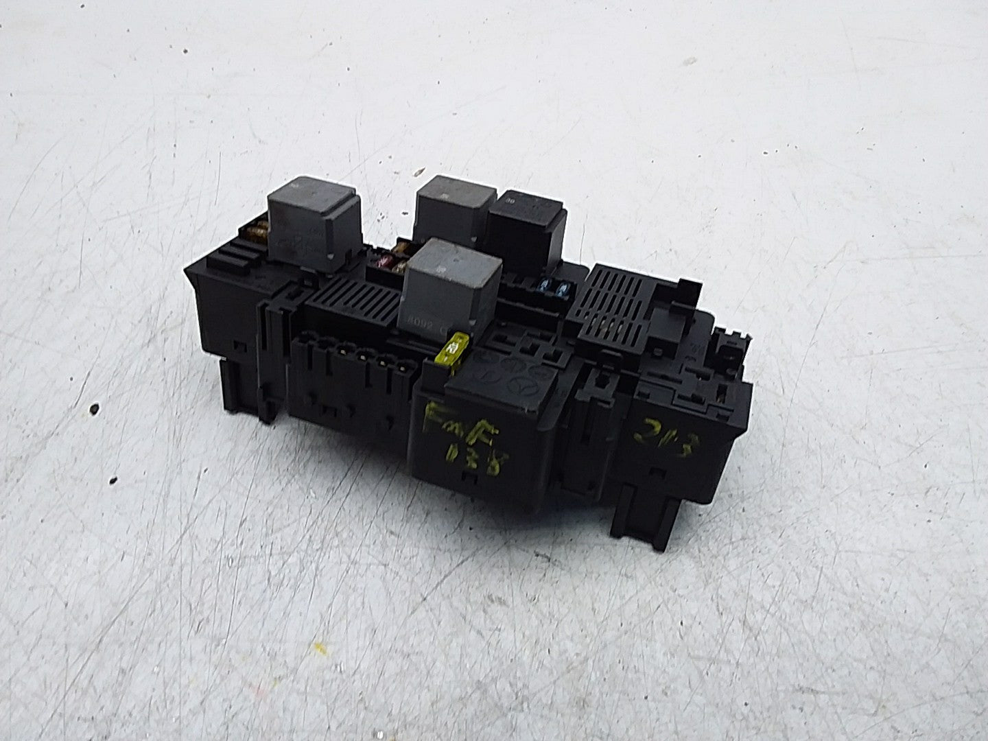 MERCEDES BENZ E-CLASS W213 2016 ONWARDS FUSE RELAY BOX  A2139065706 FMF138