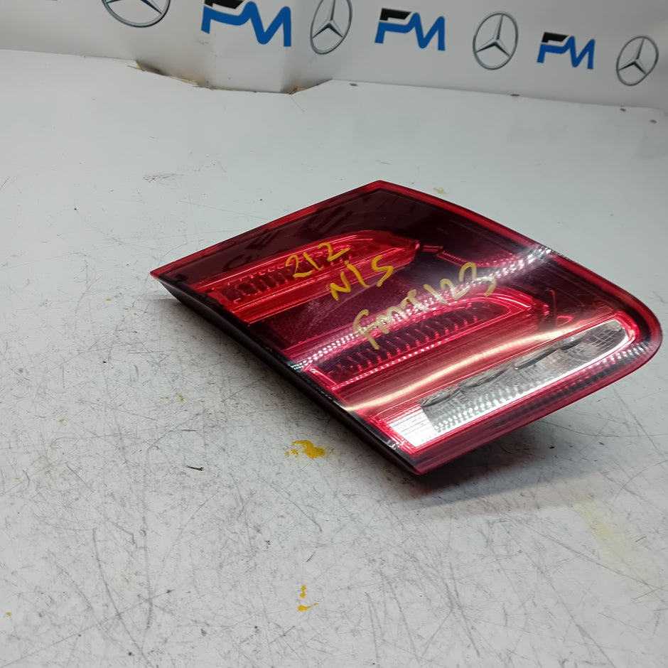 MERCEDES E-CLASS W212 PASSENGER SIDE NS REAR TAIL LIGHT FMT123