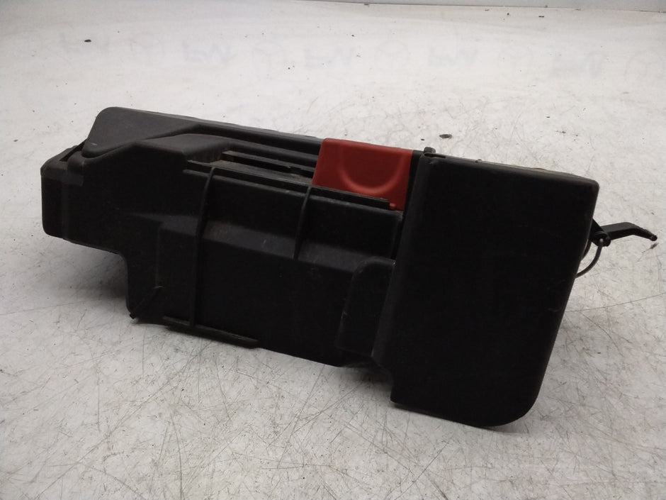 MERCEDES BENZ  B-CLASS  W246 FUSE RELAY JUNCTION BOX LID A2465400182  FMF156