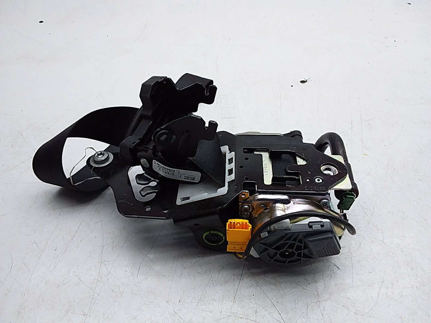 MERCEDES E-CLASS W238 SEAT BELT FRONT LEFT PASSENGER SIDE A2388602800 FMS255 NSF