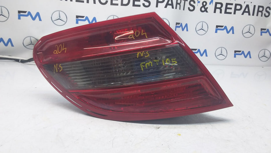 MERCEDES C-CLASS W204 PASSENGER SIDE NS REAR TAIL LIGHT A2048202964 2008 FMT105