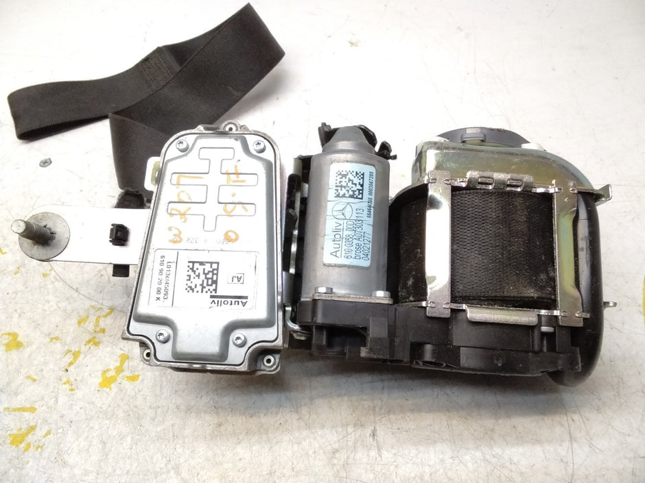 MERCEDES BENZ E-CLASS W207 FRONT SEAT BELT RIGHT SIDE A2078604285 FMS436 OSF