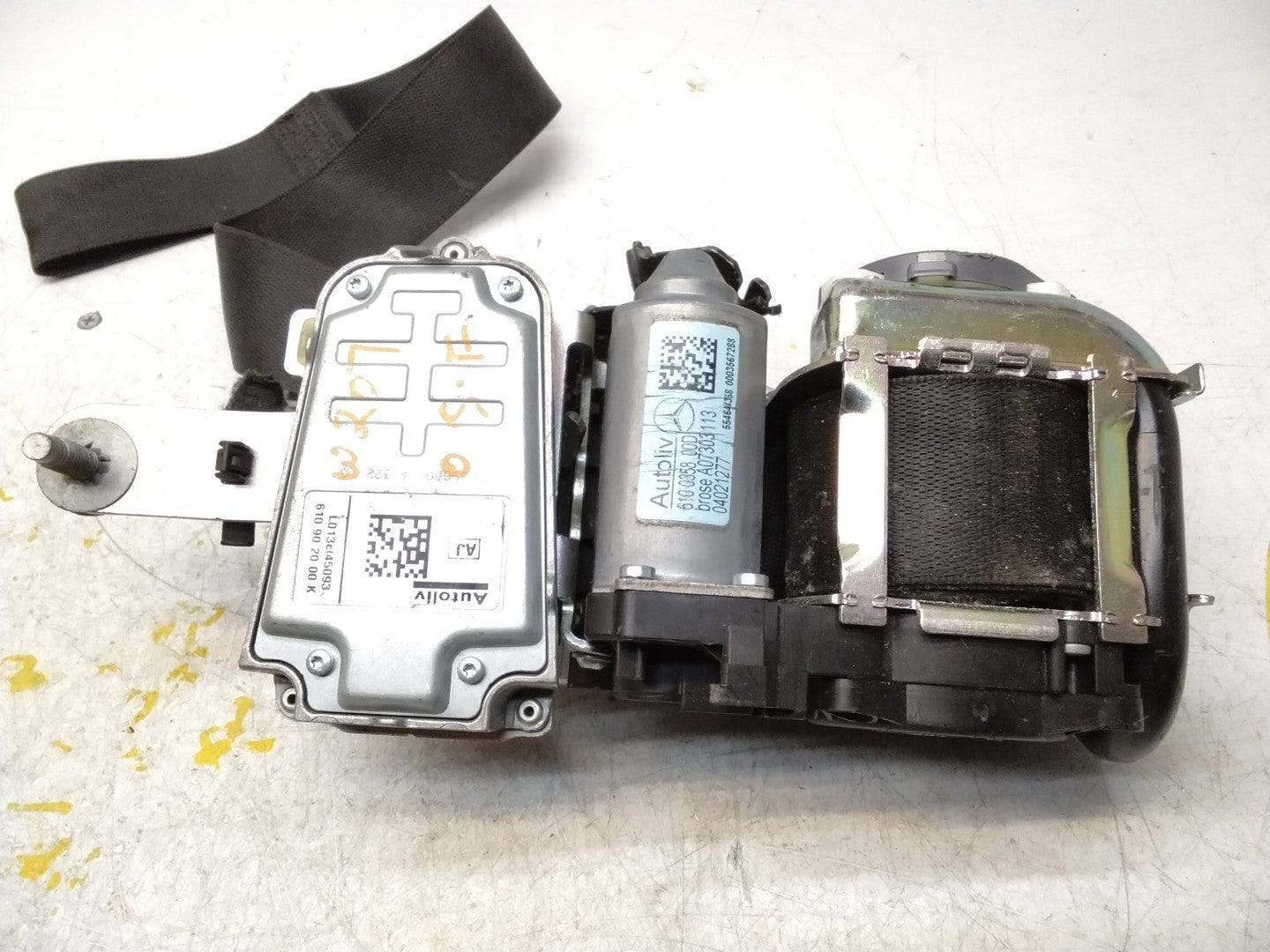MERCEDES BENZ E-CLASS W207 FRONT SEAT BELT RIGHT SIDE A2078604285 FMS436 OSF