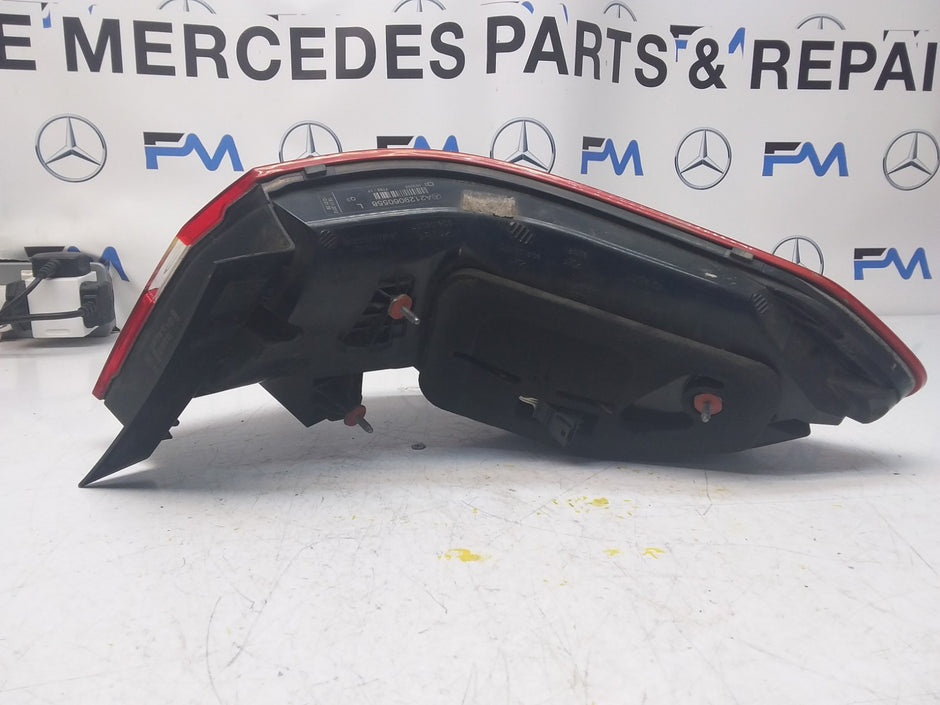 MERCEDES E-CLASS W212 REAR PASSENGER N/S TAIL LIGHT A2129060558 2012 FMT82