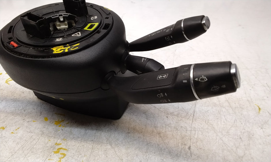 Mercedes Benz E-CLASS W213 INDICATOR/WIPER GEAR SELECT + SQUIB  2016 FM00745