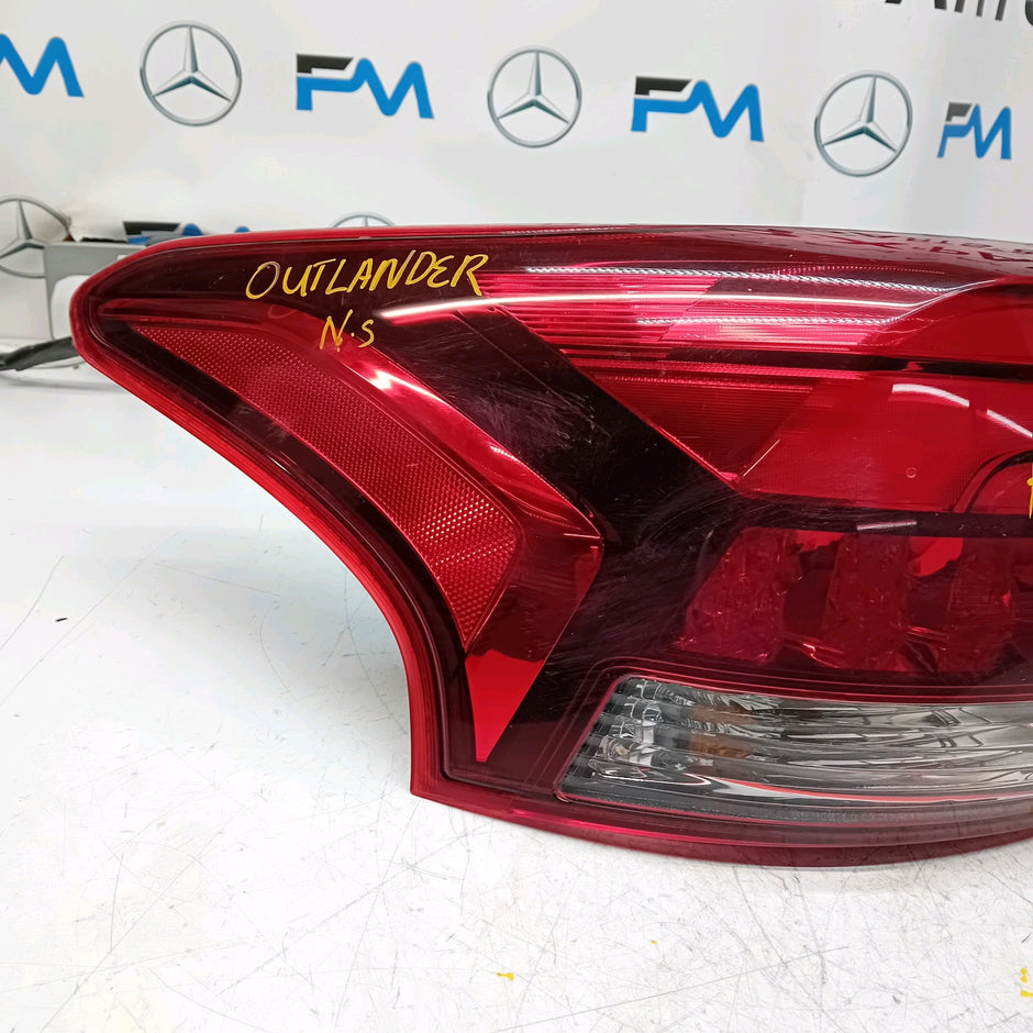 MITSUBISHI OUTLANDER MK3 2015-19 PASSENGER SIDE NS OUTER REAR TAIL LIGHT FMT144