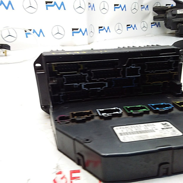 Mercedes E-CLASS W212 Fuse  Box RELAY A2129006924 FMF95