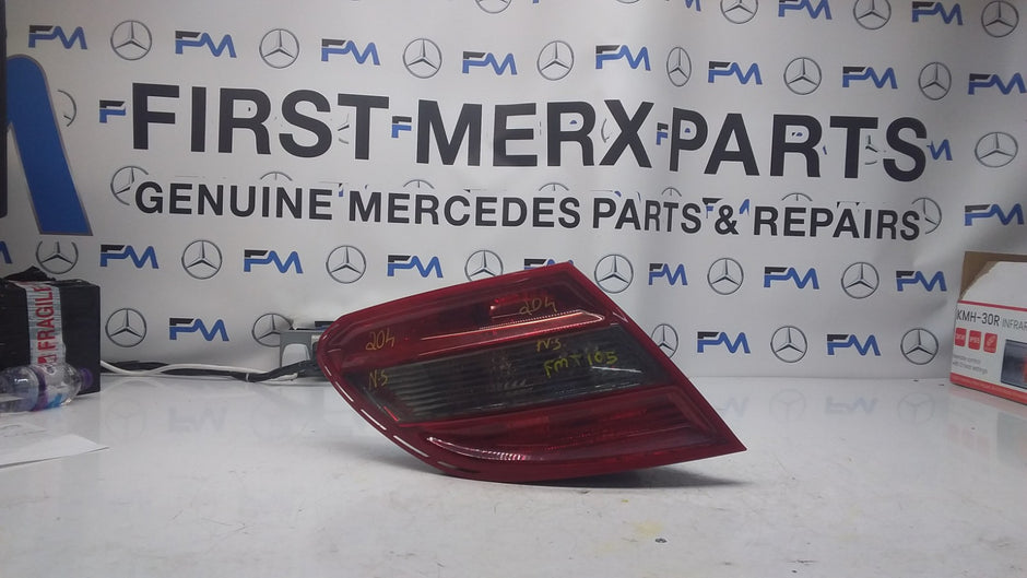 MERCEDES C-CLASS W204 PASSENGER SIDE NS REAR TAIL LIGHT A2048202964 2008 FMT105