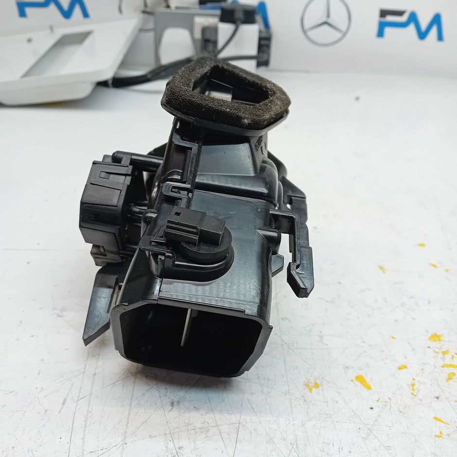 Mercedes C-CLASS W205 AIR BLOWER FLAP ACTUATOR A2058300100 FM00822