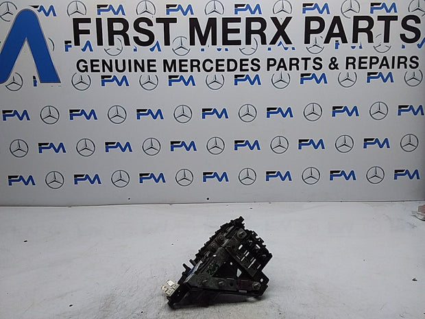 Mercedes C-CLASS  W205 Fuse Relay Junction Box  FMF148 A2065402250
