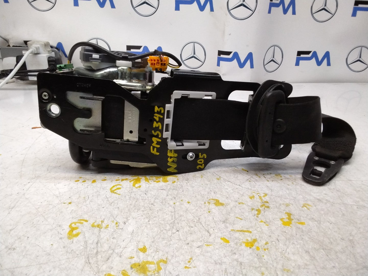 MERCEDES BENZ W205 C CLASS FRONT LEFT SEAT BELT A2058606300 FMS343 NSF