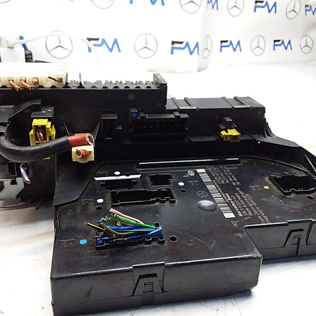 MERCEDES C-CLASS W204  FUSE  BOX RELAY A2049005003 FMF104