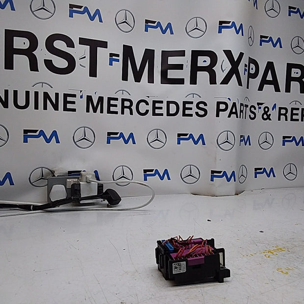 MERCEDES BENZ E-CLASS W213 2016 ONWARDS  FUSE RELAY BOX A2135400414 FMF117