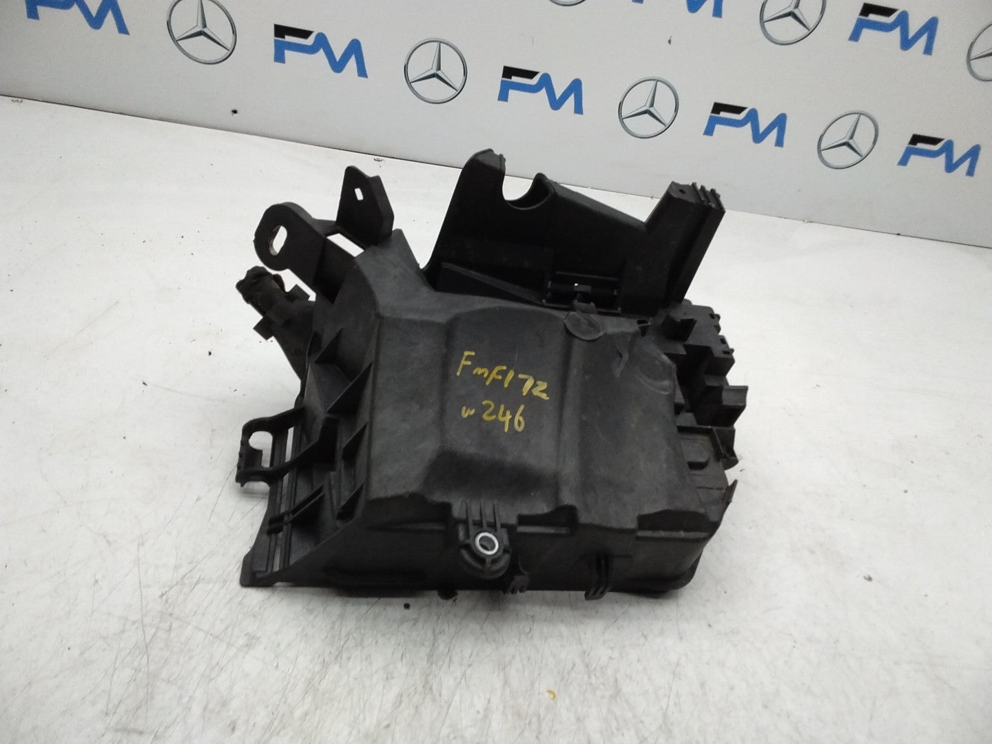 MERCEDES BENZ B-CLASS FUSE RELAY  BOX A2469980601  FMF172