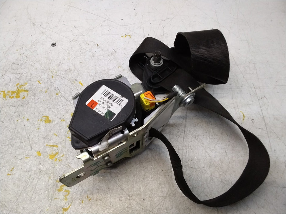MERCEDES BENZ GLE W166 SIDE REAR SEAT BELT A1668603185 FMS370 NSR