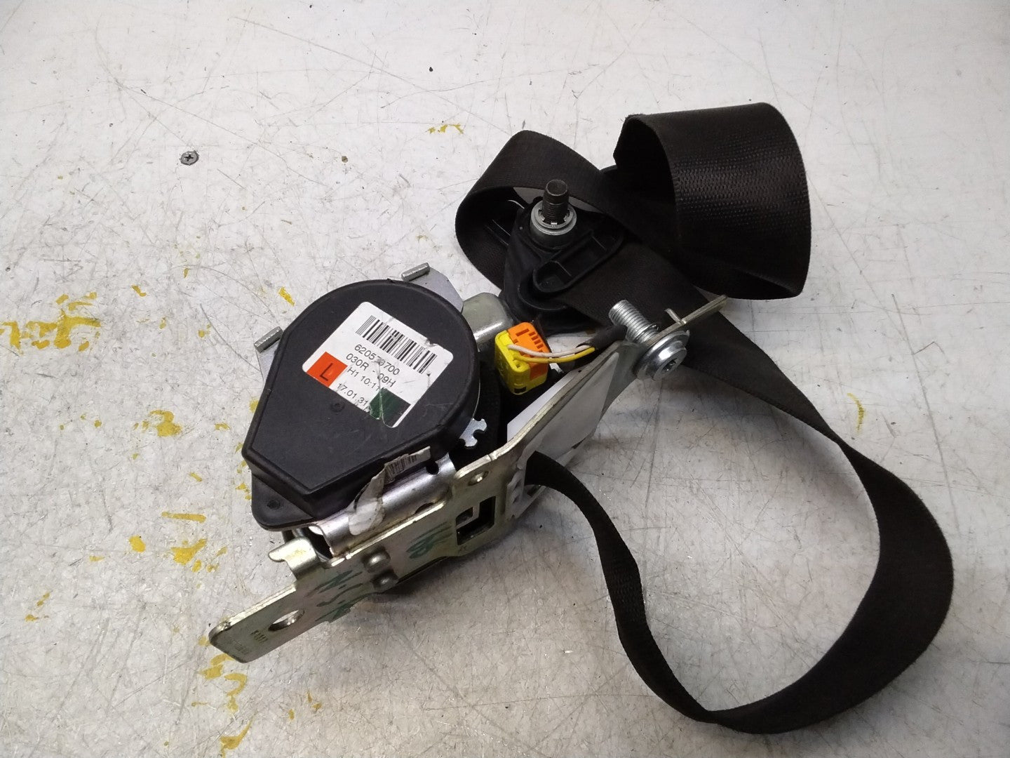 MERCEDES BENZ GLE W166 SIDE REAR SEAT BELT A1668603185 FMS370 NSR
