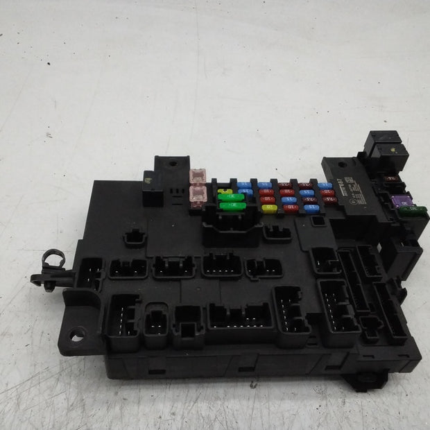 MITSUBISHI OUTLANDER FUSE RELAY  BOX  8637B687  FMF165