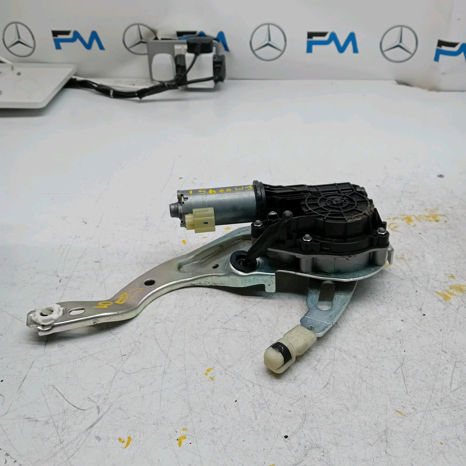 Mercedes Benz C-CLASS W205 TAILGATE POWER LIFT SOFT CLOSE 0390204 124 FM00951