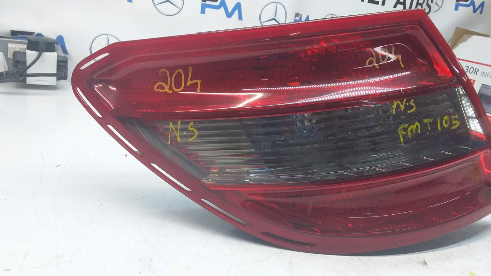 MERCEDES C-CLASS W204 PASSENGER SIDE NS REAR TAIL LIGHT A2048202964 2008 FMT105