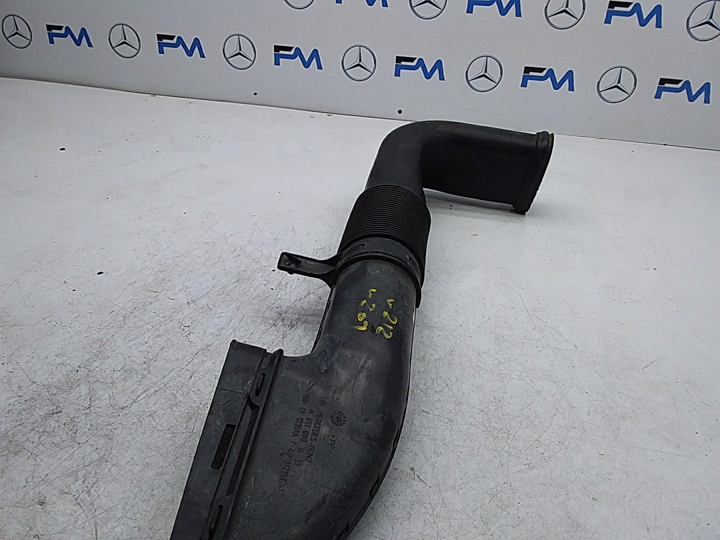 MERCEDES BENZ E-CLASS W212 AIR INTAKE TUBE A6510903437 FMI11