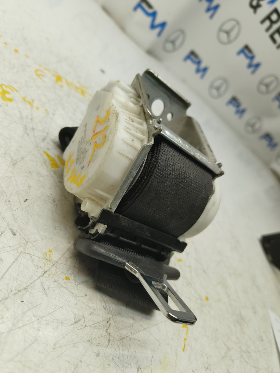  MERCEDES BENZ W212 E CLASS REAR MIDDLE CENTRE SEAT BELT A2128605785 FMS37