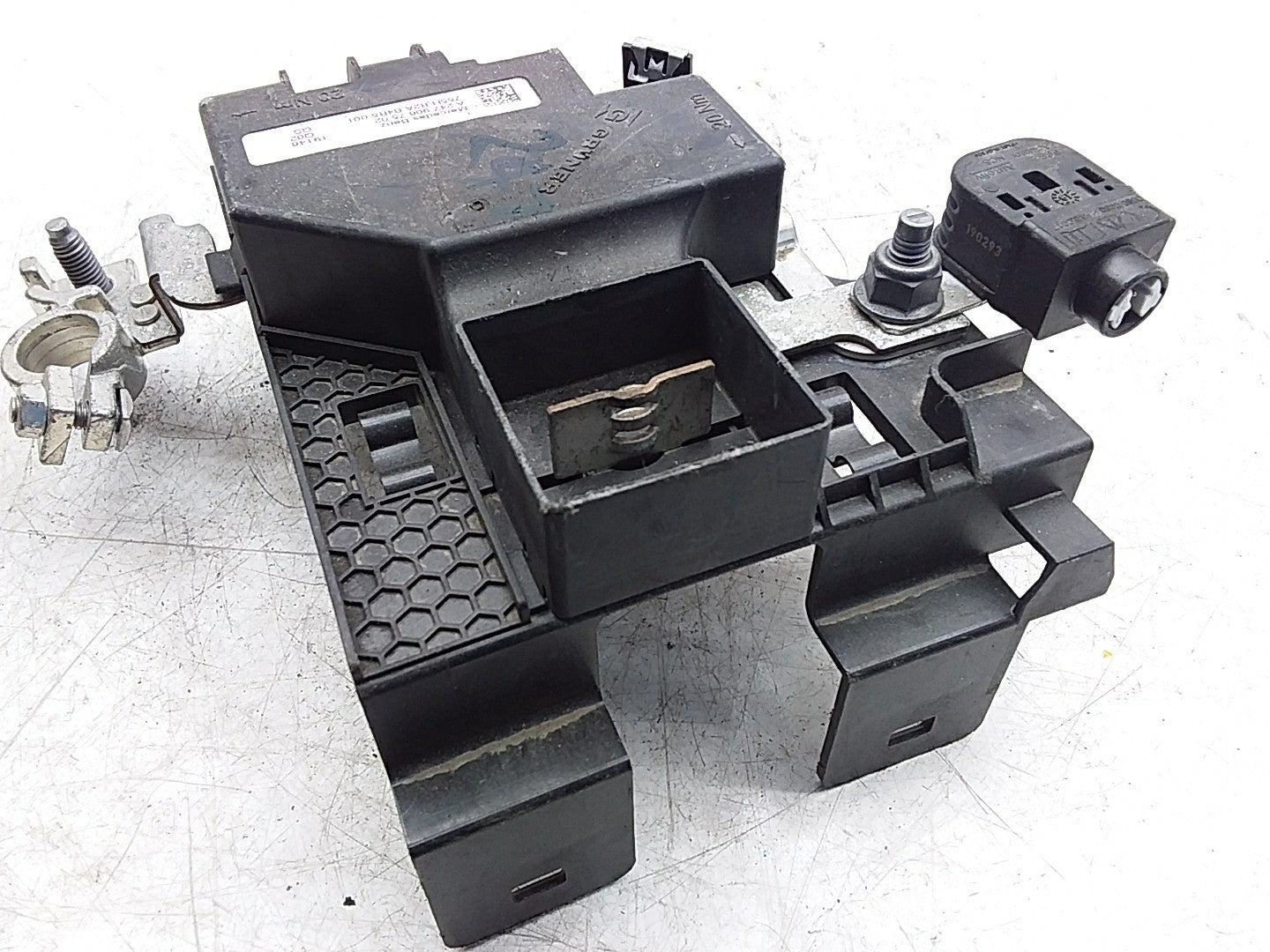 MERCEDES  B-CLASS W247 BATTERY TERMINAL LIMITER BRACKET UNIT A2479067502 FMR10