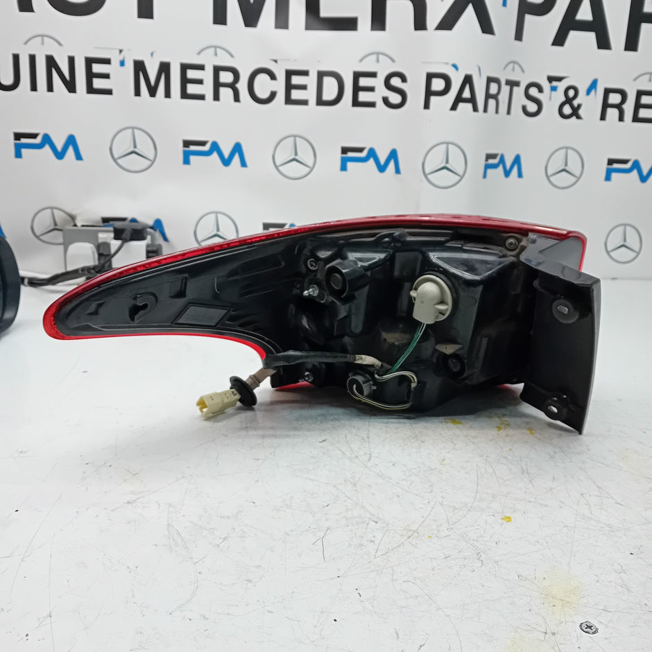 MITSUBISHI OUTLANDER MK3 2015-19 DRIVER SIDE OS OUTER REAR TAIL LIGHT FMT147