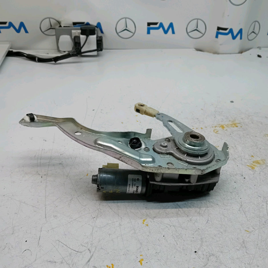 Mercedes Benz C-CLASS W205 TAILGATE POWER LIFT SOFT CLOSE 0390204 124 FM00951
