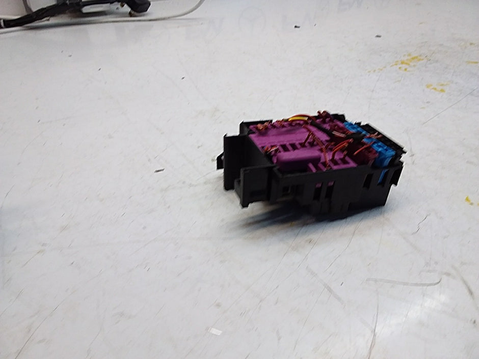 MERCEDES BENZ E-CLASS W213 2016 ONWARDS  FUSE RELAY BOX A2135400414 FMF117