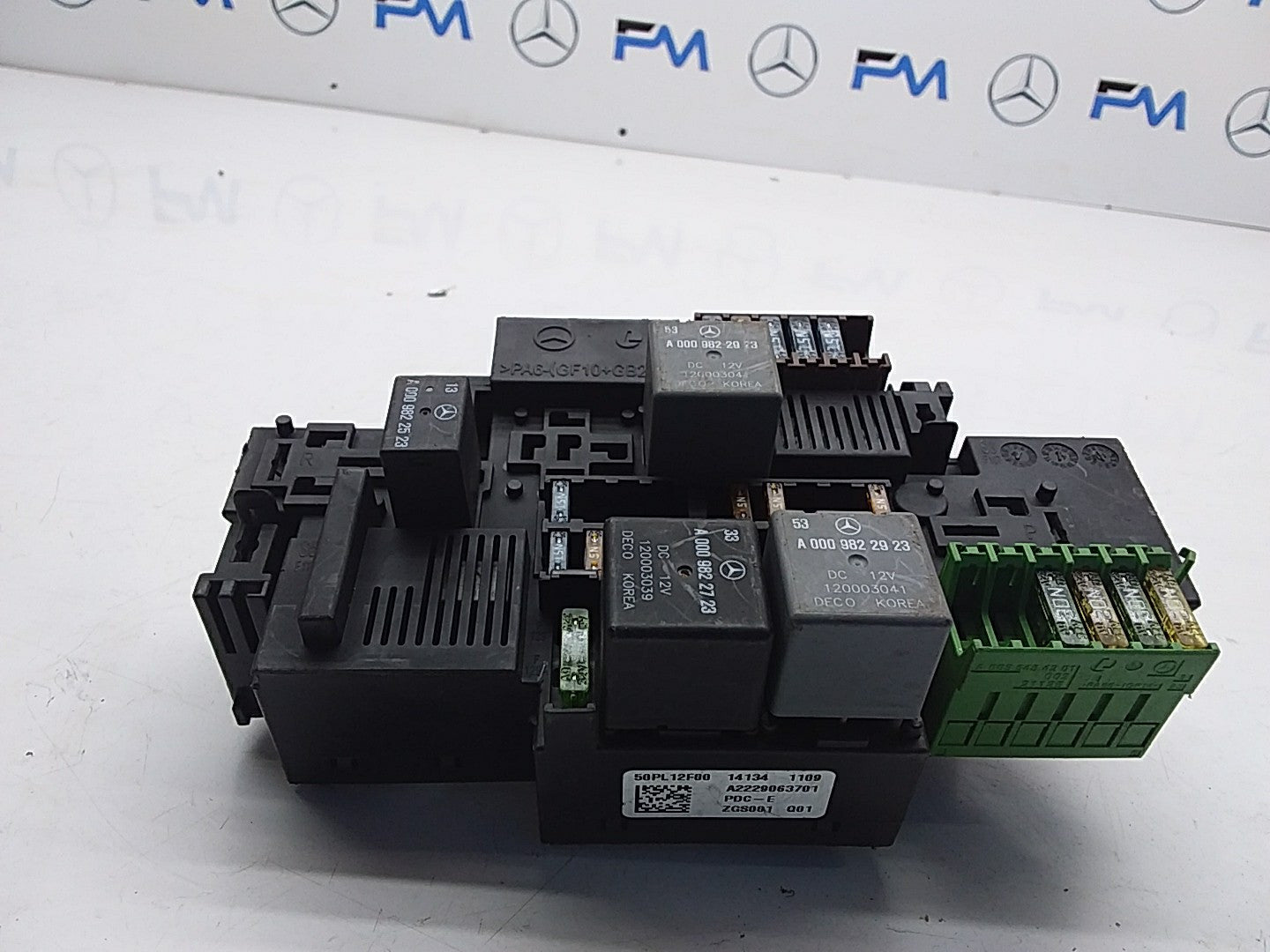 MERCEDES BENZ S CLASS W222 FUSE BOX RELAY  A2229063701 FMF68