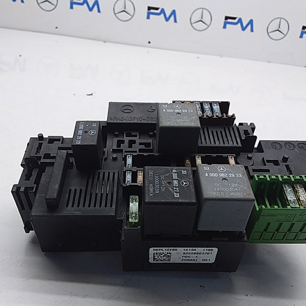 MERCEDES BENZ S CLASS W222 FUSE BOX RELAY  A2229063701 FMF68