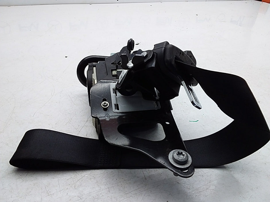 MERCEDES E-CLASS W238 SEAT BELT FRONT RIGHT DRIVER SIDE A2388602900 FMS245 OSF