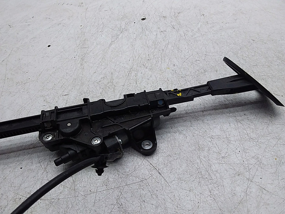MERCEDES C-CLASS W205  SEAT BELT RETRACTOR 2058600182 FMR03 (DAMAGED)
