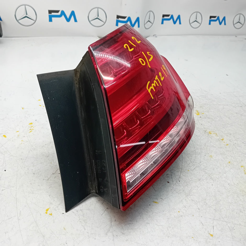 MERCEDES E-CLASS W212 DRIVER SIDE RIGHT OS REAR TAIL LIGHT A2129060803 FMT219