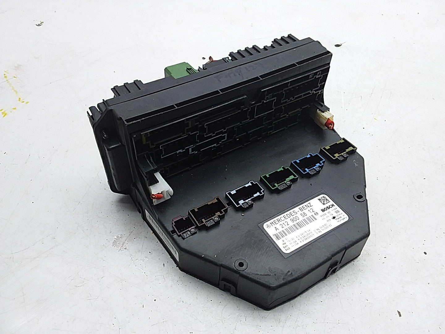 MERCEDES BENZ E-CLASS W12 2009-2016 FUSE RELAY BOX  A2129005812 FMF127